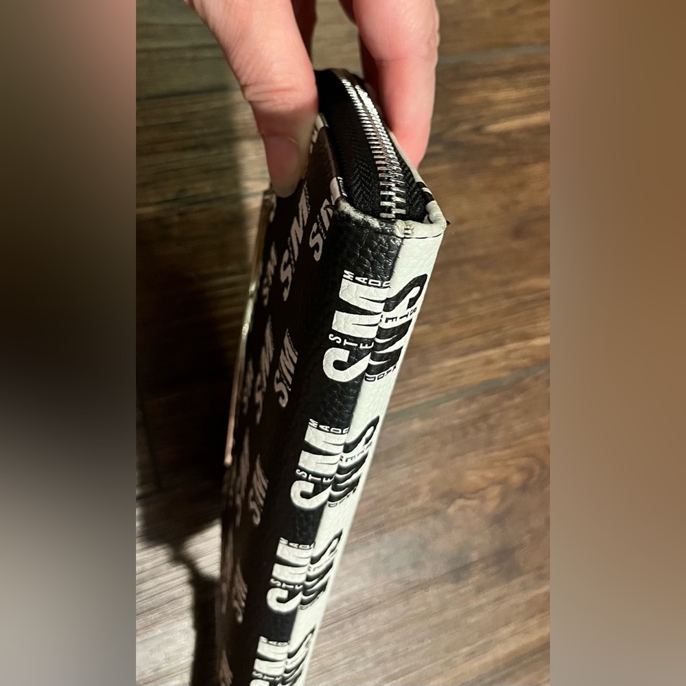 Steve Madden wallet/wristlet.  Zipper closure. Lots of space. Black & white. - Picture 10 of 15